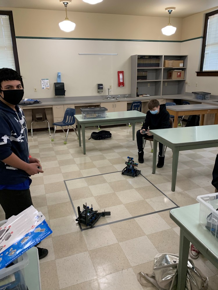 Middle school robotics
